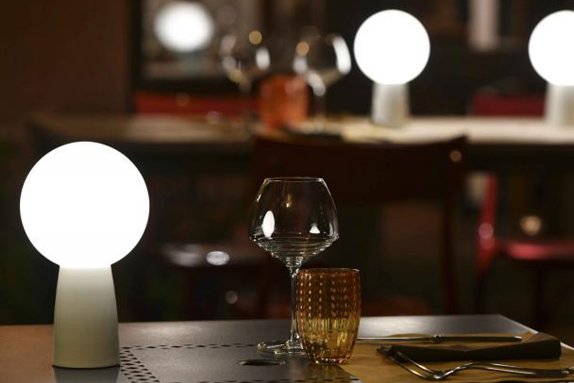 Olimpia: new battery-operated portable and rechargeable table lamp